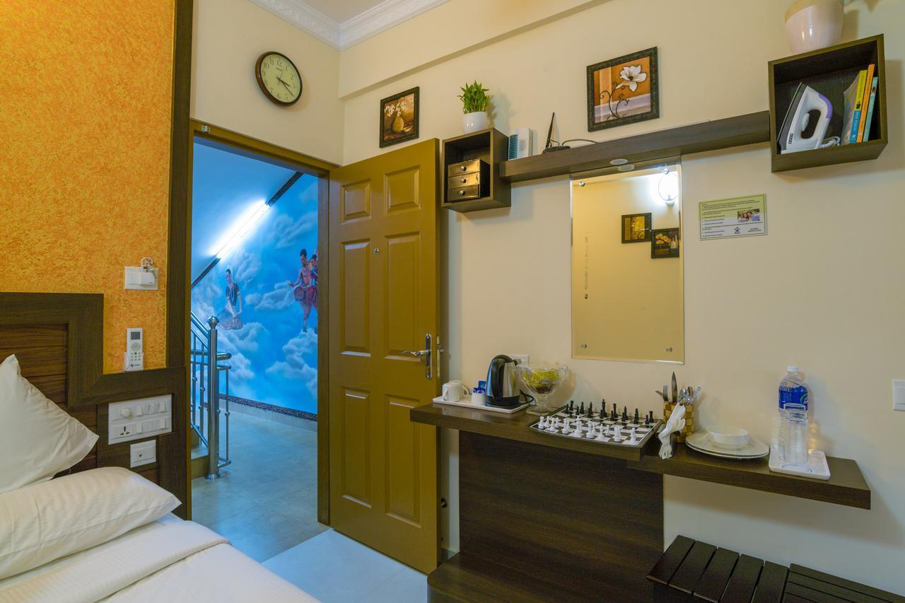 Blue Bell Cochin Airport Hotel Nedumbassery Εξωτερικό φωτογραφία